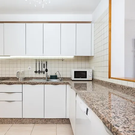 بيت للعطل Beautiful Two-storey House With Terrace And Patio In An Exclusive Area *