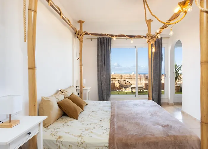 Semesterbostad Beautiful Two-storey House With Terrace And Patio In An Exclusive Area *