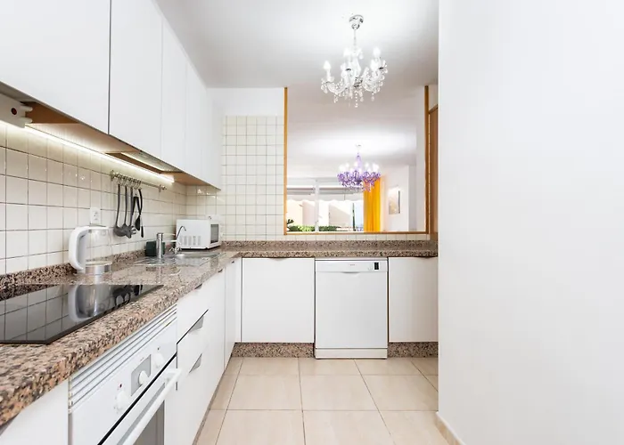 Beautiful Two-storey House With Terrace And Patio In An Exclusive Area Casa de Férias