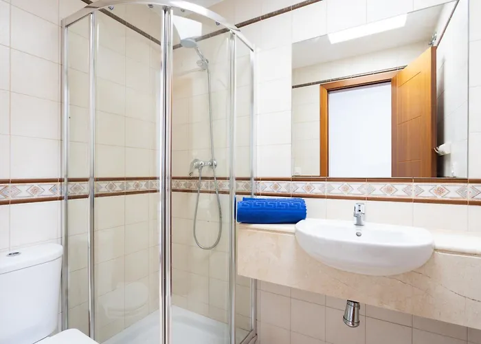 Semesterbostad Beautiful Two-storey House With Terrace And Patio In An Exclusive Area Costa Adeje (Tenerife)