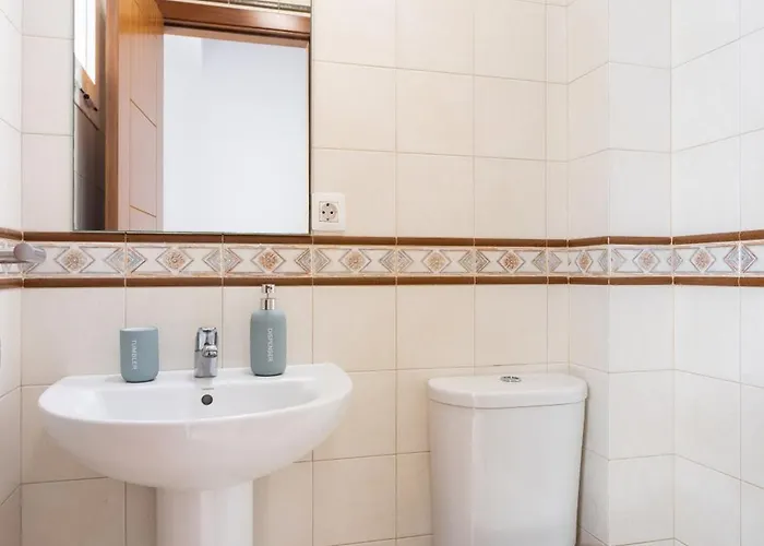 Beautiful Two-storey House With Terrace And Patio In An Exclusive Area Semesterbostad *