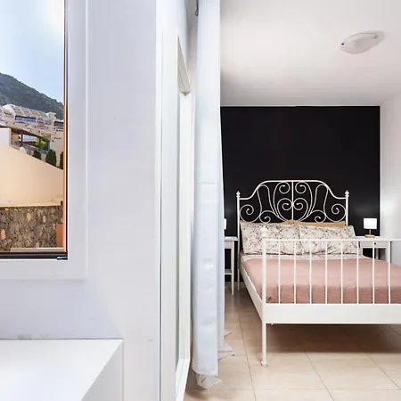Beautiful Two-storey House With Terrace And Patio In An Exclusive Area Prázdninový dům Costa Adeje (Tenerife)