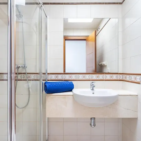Beautiful Two-storey House With Terrace And Patio In An Exclusive Area Prázdninový dům