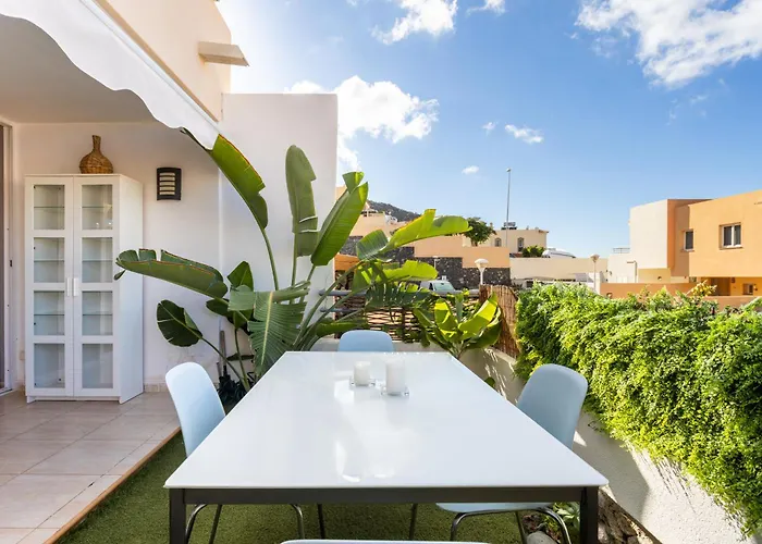Beautiful Two-storey House With Terrace And Patio In An Exclusive Area Tatil Evi *